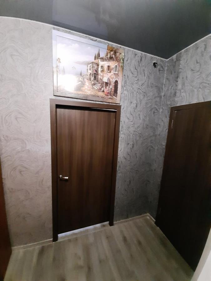 Apartment 2 Bed Rooms Near Aristokrat Zaporizhia Exterior photo