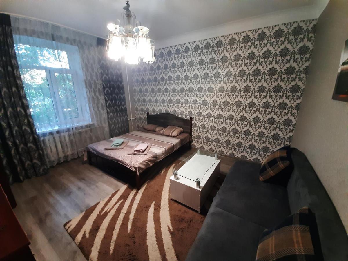 Apartment 2 Bed Rooms Near Aristokrat Zaporizhia Exterior photo